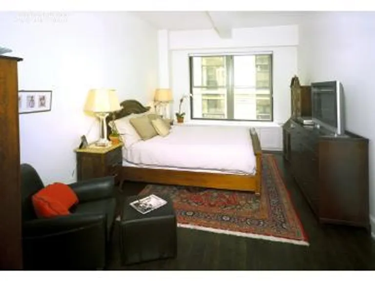 New York City Real Estate | View 260 Park Avenue South, 4I | room 1 | View 2