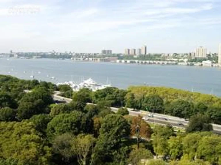 New York City Real Estate | View 100 Riverside Drive, 19D | room 2 | View 3