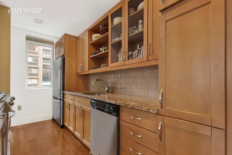 New York City Real Estate | View 200 West 24th Street, 8A | West 24th Street, 200_Apt. 8A, Manhattan (200_W_24_#8A_Kitchen_GBedoya) | View 2