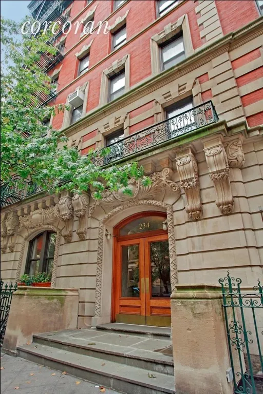 New York City Real Estate | View 234 West 21st Street, 23 | room 4 | View 5