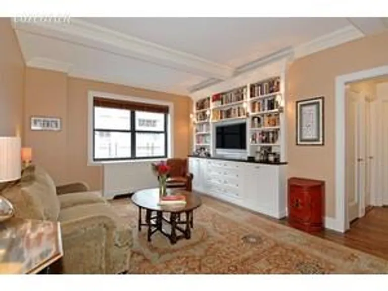 New York City Real Estate | View 229 East 79th Street, 11A | room 1 | View 2