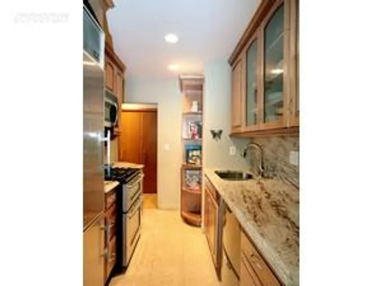 New York City Real Estate | View 1725 York Avenue, 35GH | room 3 | View 4