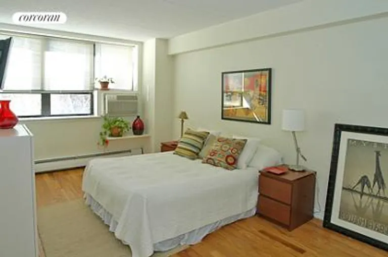 New York City Real Estate | View 220 Manhattan Avenue, 2A | room 3 | View 4