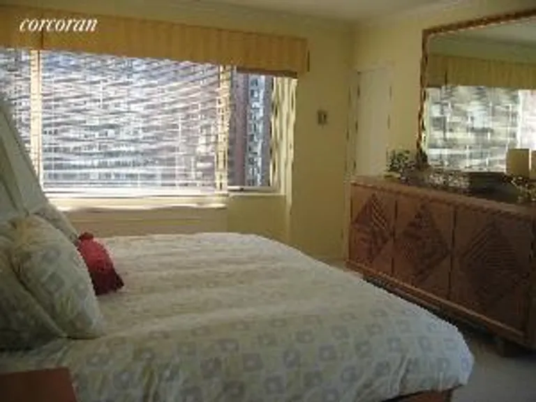 New York City Real Estate | View 20 West 64th Street, 18E | room 1 | View 2
