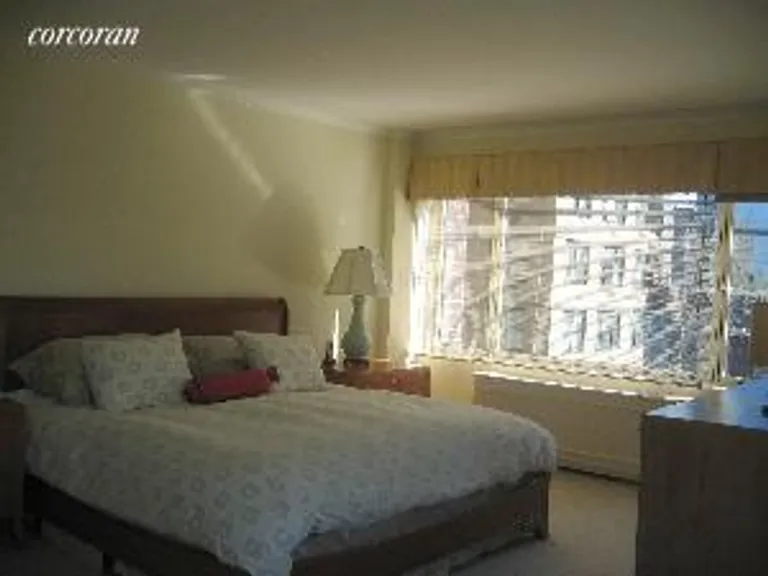 New York City Real Estate | View 20 West 64th Street, 18E | room 2 | View 3