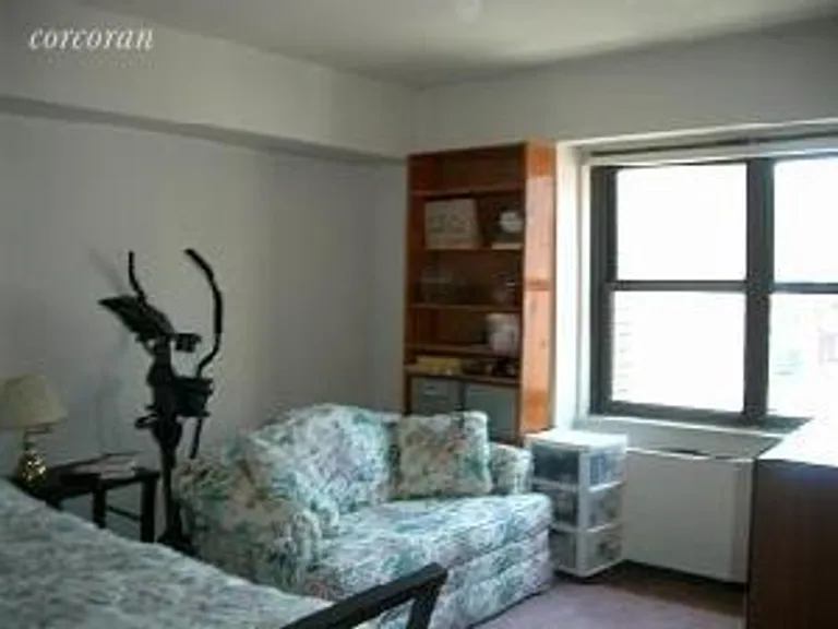 New York City Real Estate | View 160 East 38th Street, 23D | room 2 | View 3