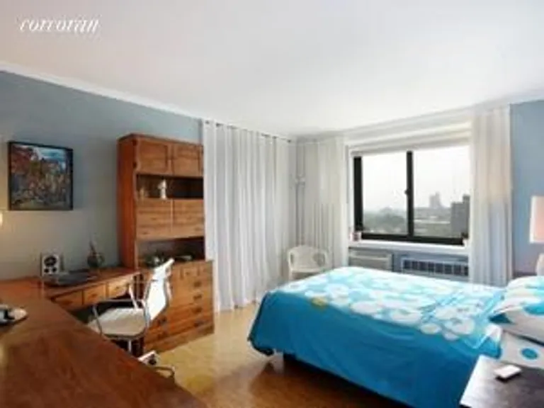 New York City Real Estate | View 185 Hall Street, 1510 | room 4 | View 5