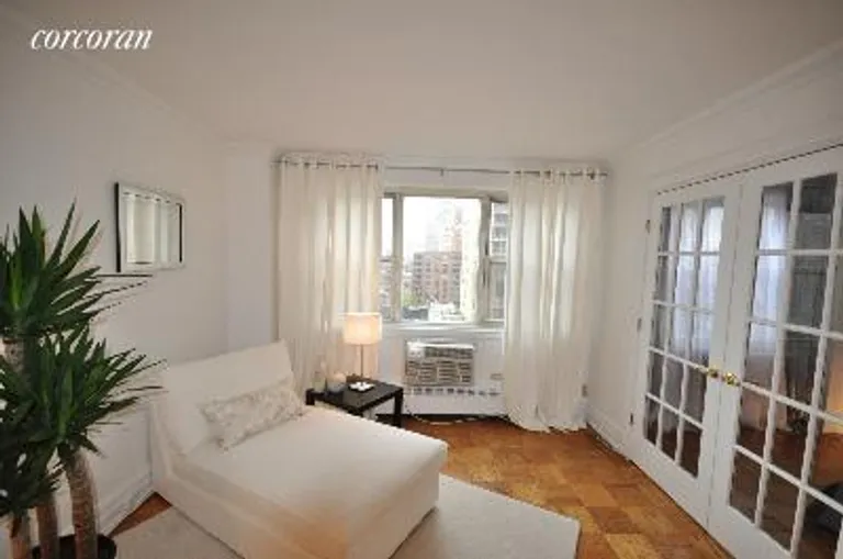 New York City Real Estate | View 340 East 80th Street, 14R | room 1 | View 2