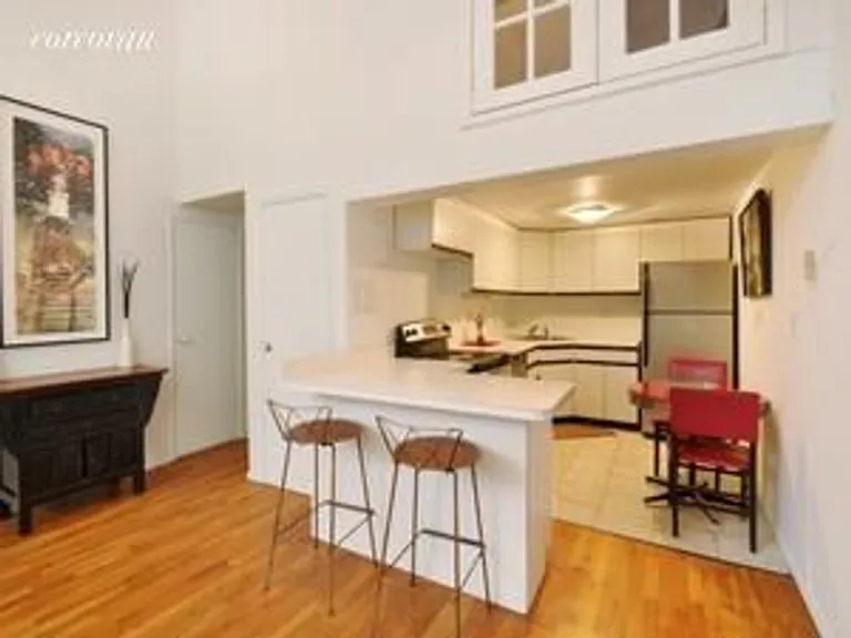 New York City Real Estate | View 302 5th Avenue, 1F | room 1 | View 2