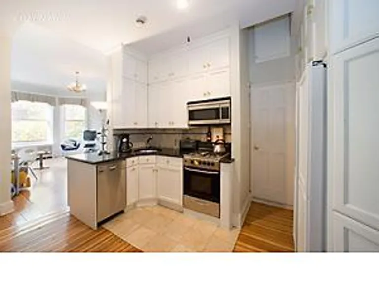 New York City Real Estate | View 31 Pierrepont Street, 2A | room 1 | View 2