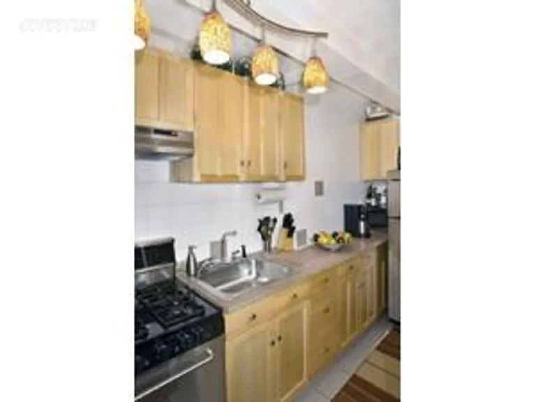 New York City Real Estate | View 101 Lafayette Avenue, 2H | room 1 | View 2