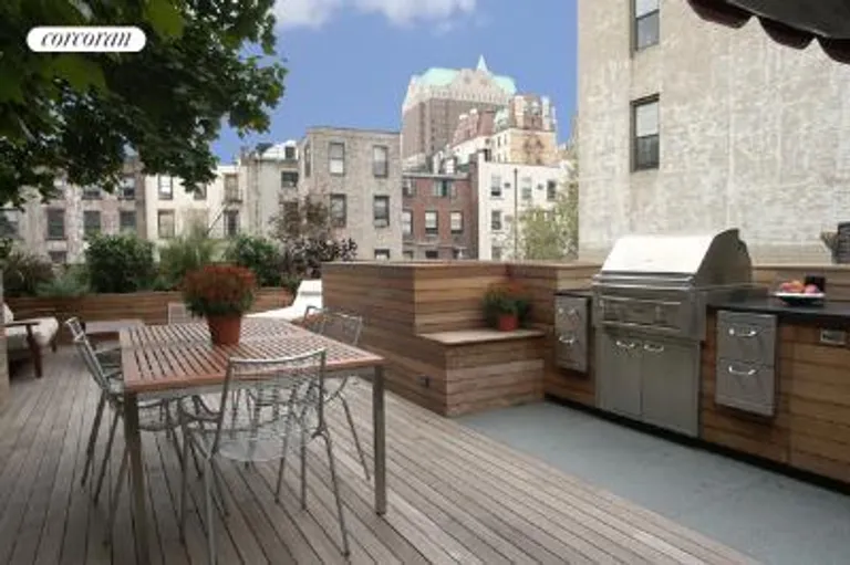 New York City Real Estate | View 137 Joralemon Street, 7 | 3 Beds, 2 Baths | View 1