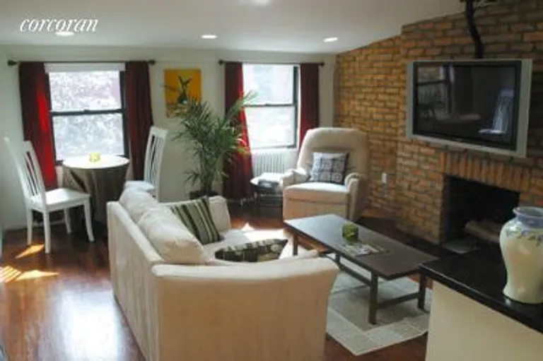 New York City Real Estate | View 63 Cranberry Street, 4 | 2 Beds, 1 Bath | View 1