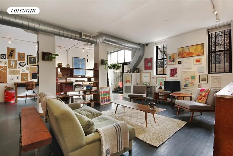 New York City Real Estate | View 100 Lexington Avenue, 1R | Living Room | View 7
