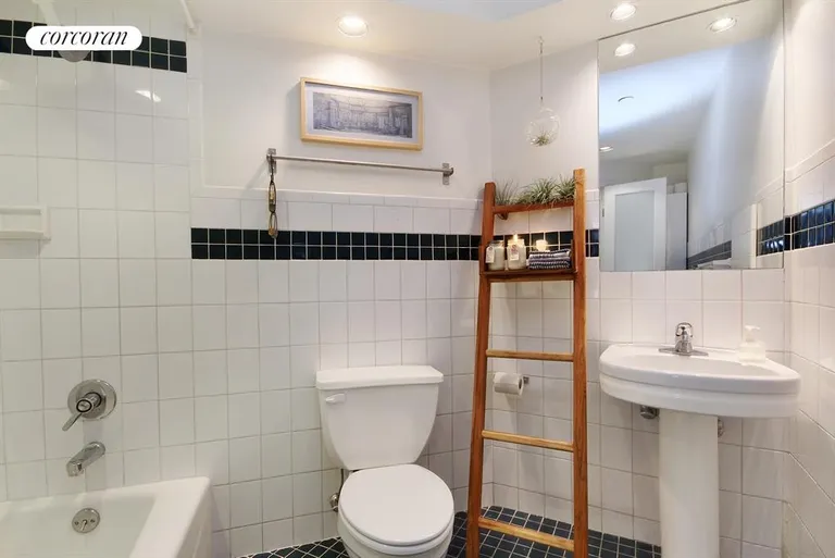 New York City Real Estate | View 100 Lexington Avenue, 1R | Bathroom | View 12