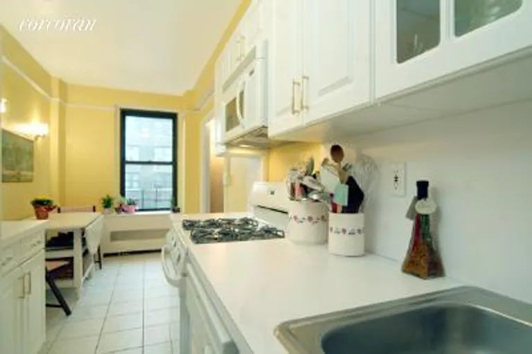 New York City Real Estate | View 260 West End Avenue, 10C | room 2 | View 3