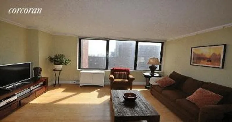 New York City Real Estate | View 1623 Third Avenue, 31G | Living Room | View 4