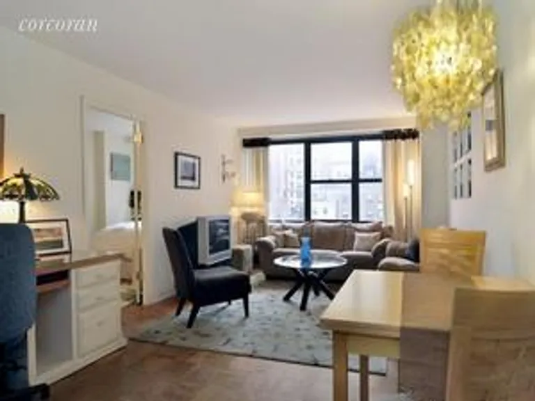 New York City Real Estate | View 7 East 14th Street, 930 | room 1 | View 2