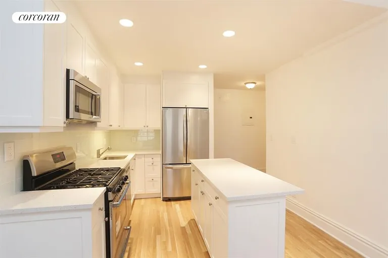 New York City Real Estate | View 40 West 72nd Street, 33 | Kitchen | View 5
