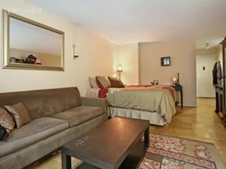 New York City Real Estate | View 2025 Broadway, 3G | room 1 | View 2