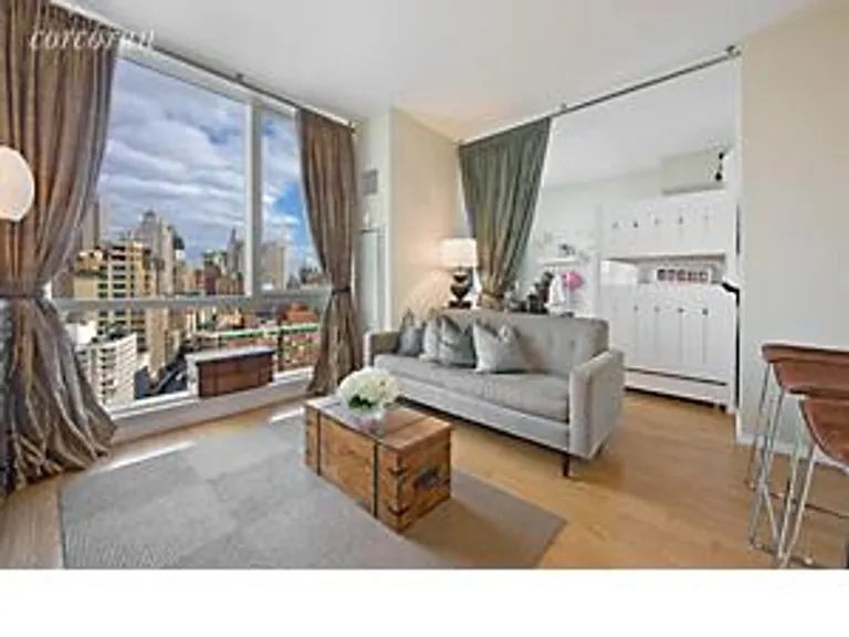 New York City Real Estate | View 200 Chambers Street, 18E | 1 Bed, 1 Bath | View 1