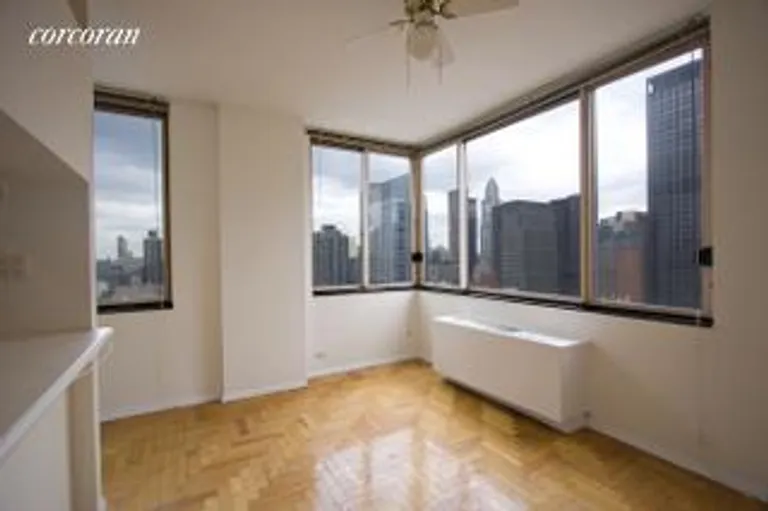New York City Real Estate | View 350 West 50th Street, PH3D | room 3 | View 4