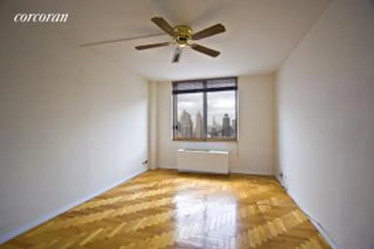 New York City Real Estate | View 350 West 50th Street, PH3D | room 7 | View 8