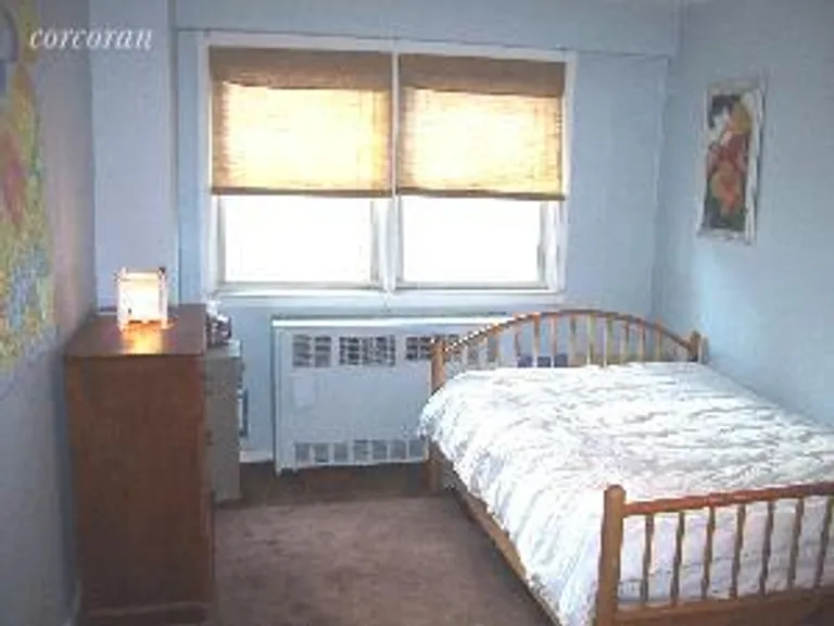 New York City Real Estate | View 245 East 35th Street, 4G | room 2 | View 3