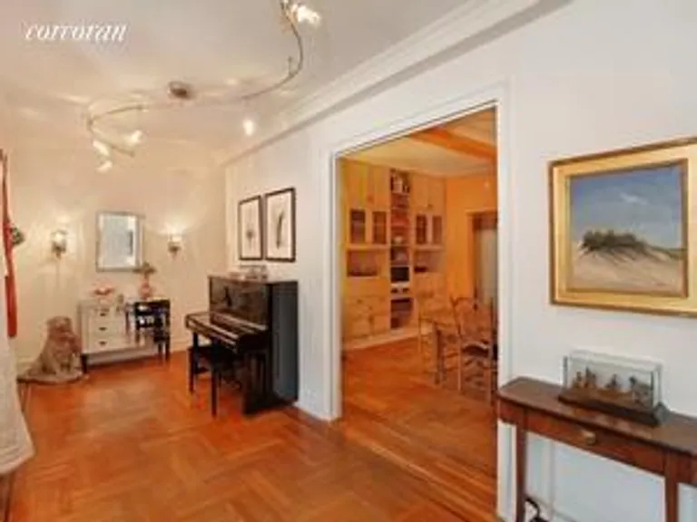 New York City Real Estate | View 41 Eastern Parkway, 5A | Large entrance gallery | View 4