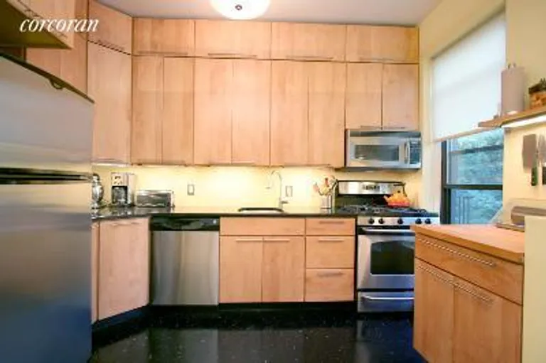New York City Real Estate | View 431 Clermont Avenue, 2 | room 1 | View 2