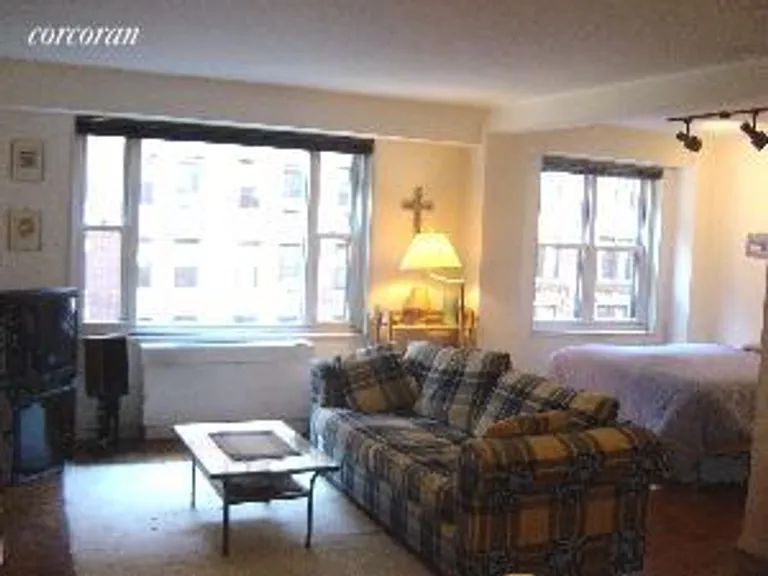 New York City Real Estate | View 310 Lexington Avenue, 6F | room 1 | View 2