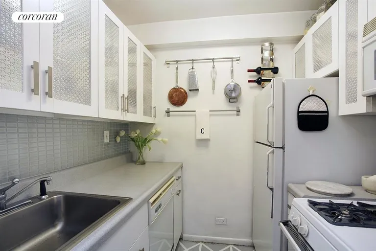 New York City Real Estate | View 225 East 57th Street, 6N | Charming Kitchen | View 2