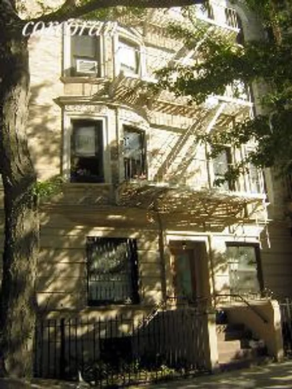 New York City Real Estate | View 675 Vanderbilt Avenue, 2A | 1 Bath | View 1
