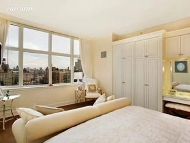 New York City Real Estate | View 181 East 90th Street, 20C | room 2 | View 3