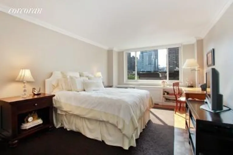 New York City Real Estate | View 301 East 78th Street, 7D | Grand West Facing Bedroom | View 3