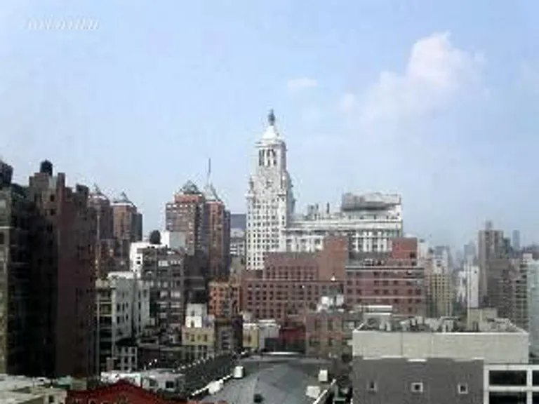 New York City Real Estate | View 115 East 9th Street, 16K | room 1 | View 2