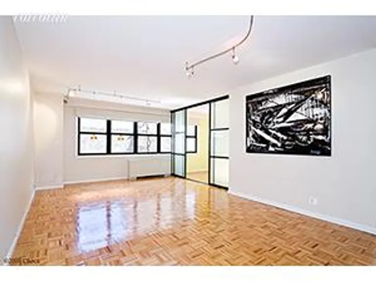 New York City Real Estate | View 201 East 28th Street, 3D | 2 Beds, 1 Bath | View 1