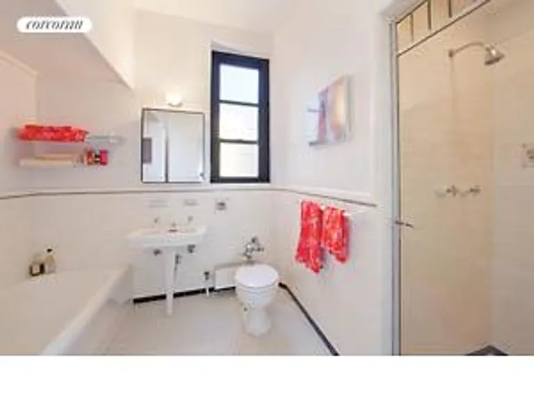 New York City Real Estate | View 235 East 22Nd Street, PHE | room 4 | View 5