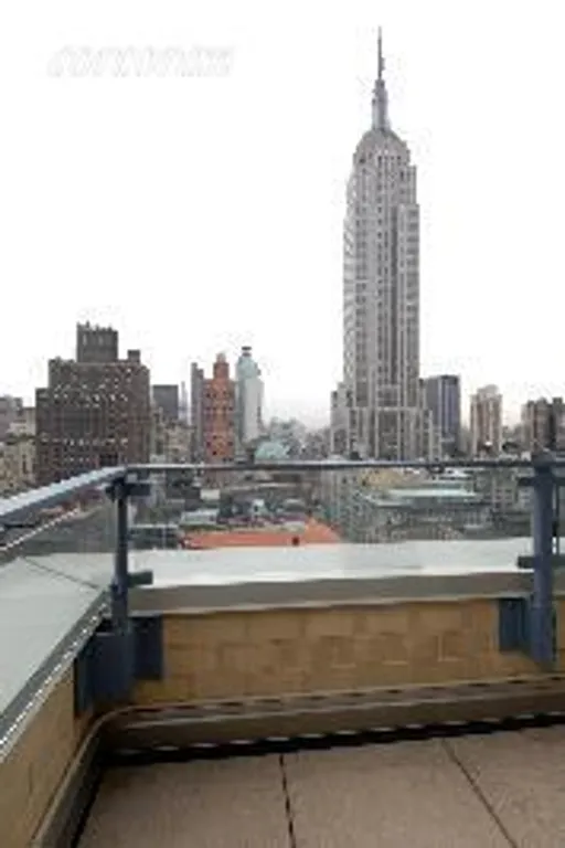 New York City Real Estate | View 425 Fifth Avenue, 28B | 2 Beds, 2 Baths | View 1