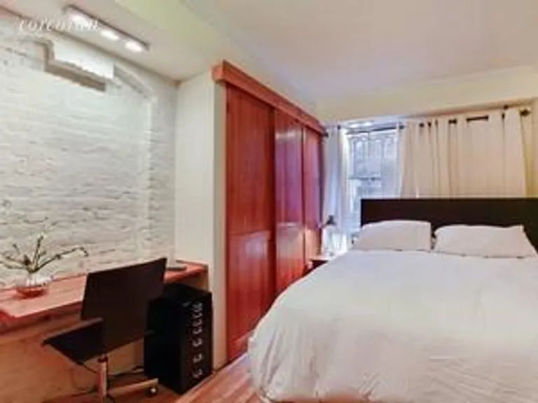 New York City Real Estate | View 215 East 17th Street, 2 | room 1 | View 3