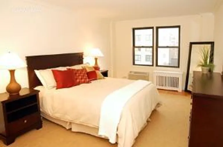 New York City Real Estate | View 333 East 34th Street, 10K | room 1 | View 2