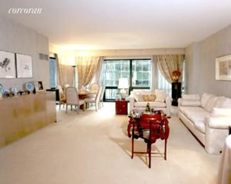 New York City Real Estate | View 721 Fifth Avenue, 33B | 2 Beds, 2 Baths | View 1
