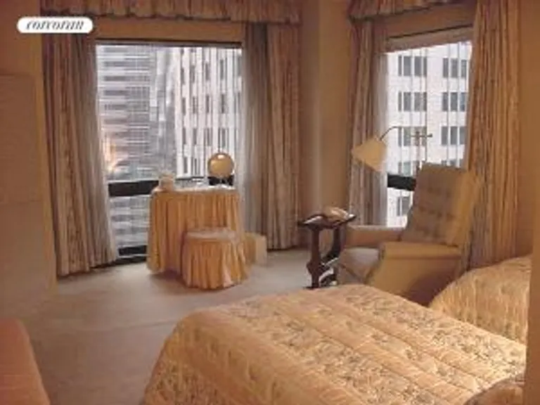 New York City Real Estate | View 721 Fifth Avenue, 33B | room 8 | View 9