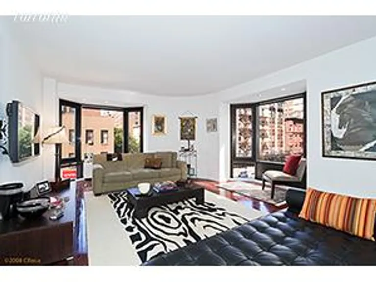 New York City Real Estate | View 150 East 85th Street, 4D | 2 Beds, 2 Baths | View 1