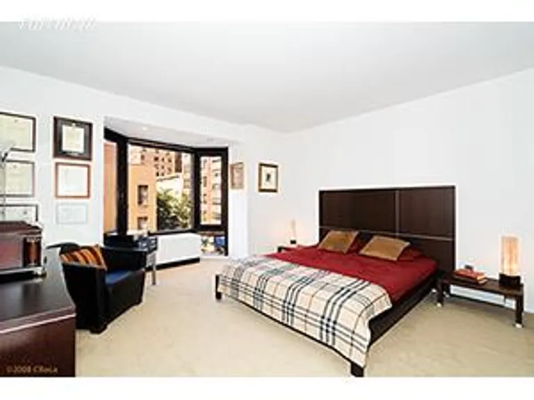New York City Real Estate | View 150 East 85th Street, 4D | room 2 | View 3