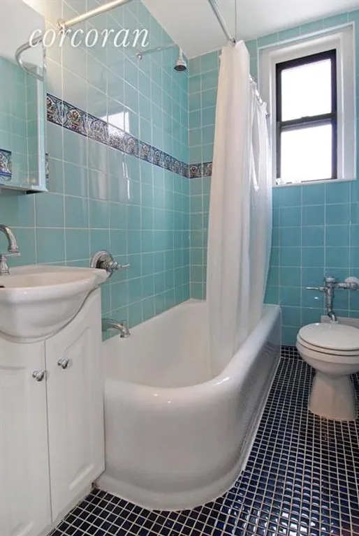 New York City Real Estate | View 50 West 106th Street, 12B | Bathroom | View 8