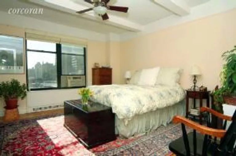 New York City Real Estate | View 200 West 86th Street, 9G | room 2 | View 3