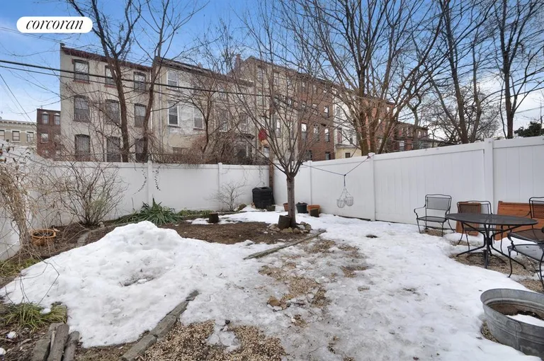 New York City Real Estate | View 13 Irving Place, 1B | Side Yard | View 3