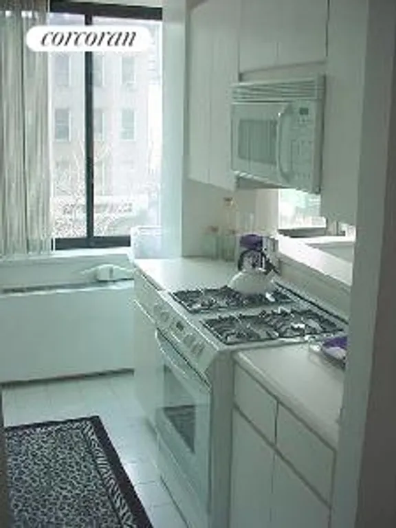 New York City Real Estate | View 300 East 62Nd Street, 302 | room 5 | View 6