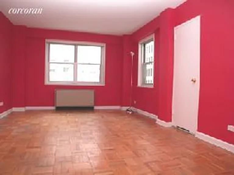 New York City Real Estate | View 70 East 10th Street, 11L | room 3 | View 4